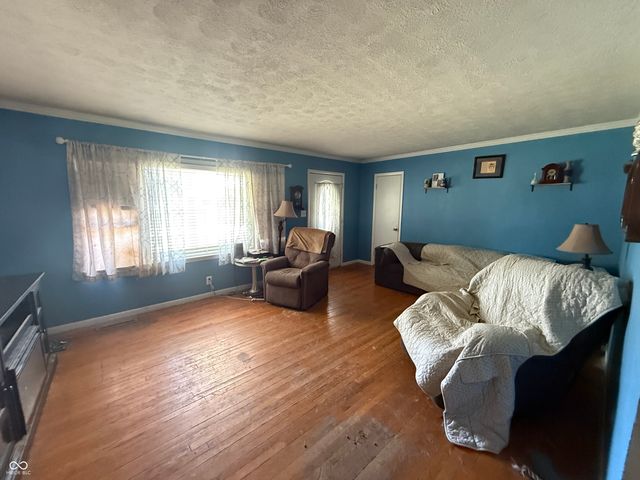 2827 S Oakland Drive, Shelbyville, IN 46176
