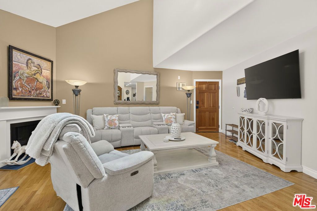 9707 Charnock Avenue 203, Los Angeles, CA 90034 — photo 5