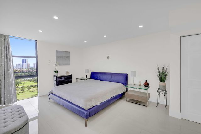 20335 W Country Club Drive 2107, Aventura, FL 33180