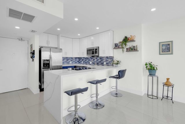 20335 W Country Club Drive 2107, Aventura, FL 33180