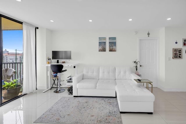 20335 W Country Club Drive 2107, Aventura, FL 33180