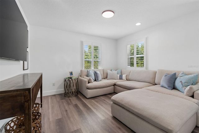 3209 W ROGERS AVENUE, Tampa, FL 33611