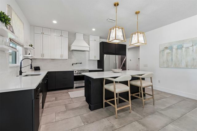 3209 W ROGERS AVENUE, Tampa, FL 33611