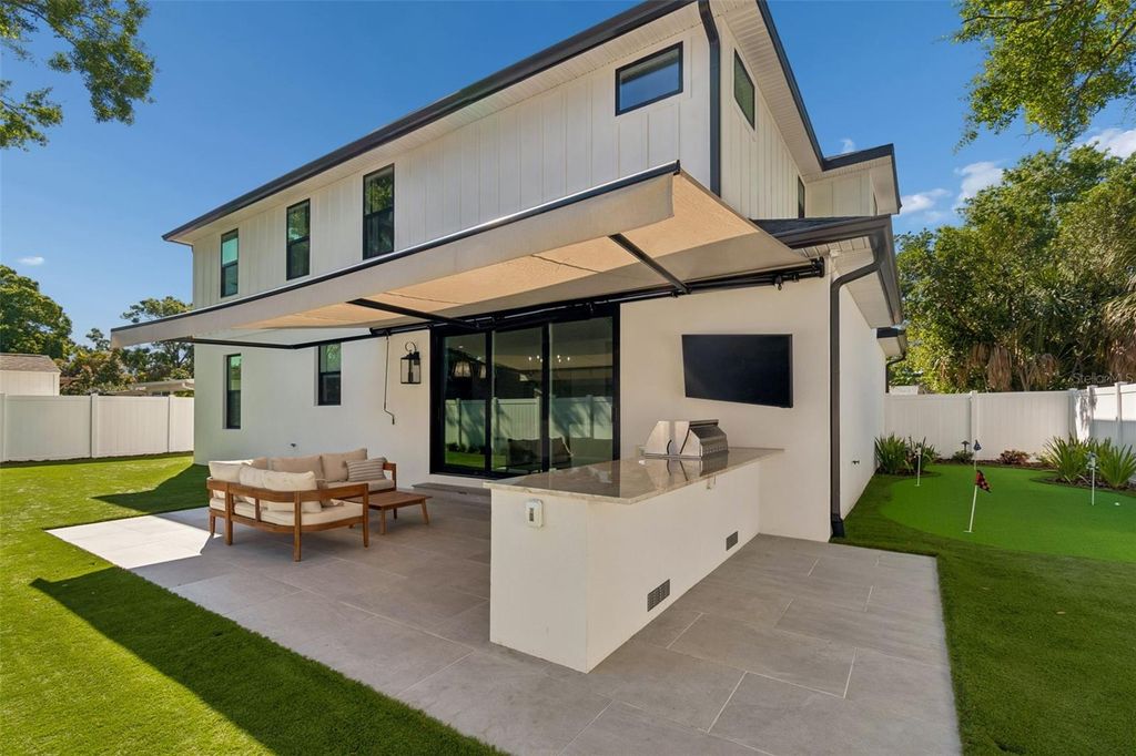 Image 4 of property listing at 3209 W ROGERS AVENUE, Tampa, FL 33611