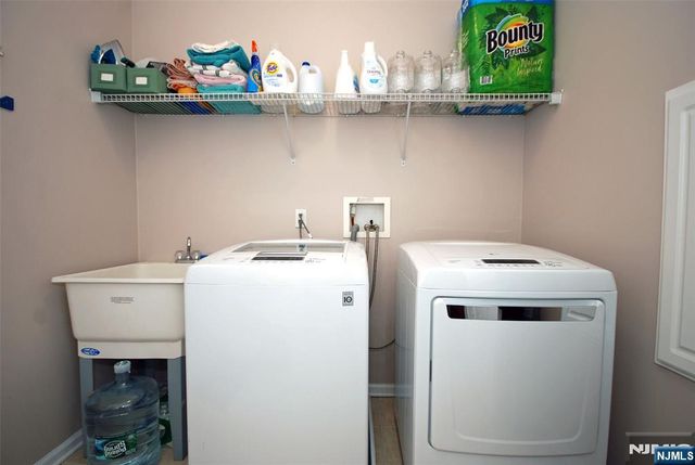 12 Quartz Way, Woodland Park, NJ 07424