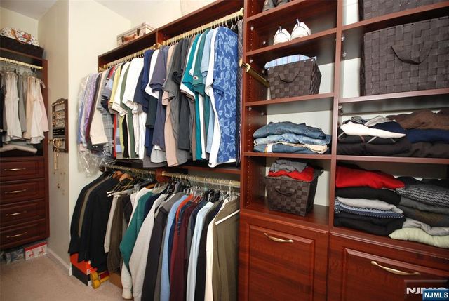 12 Quartz Way, Woodland Park, NJ 07424