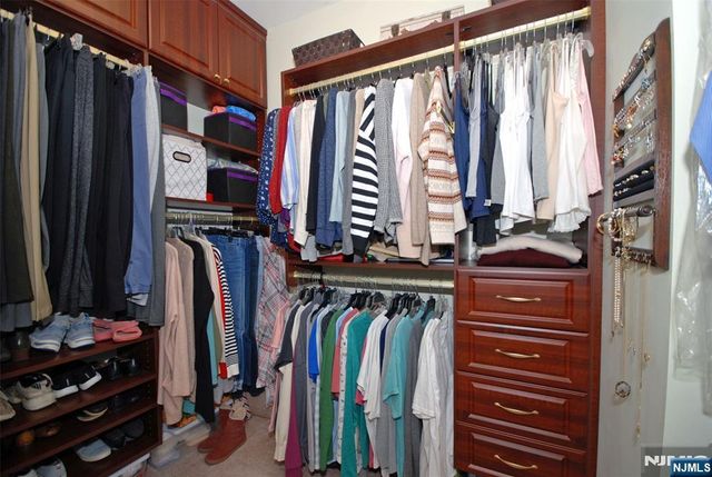 12 Quartz Way, Woodland Park, NJ 07424