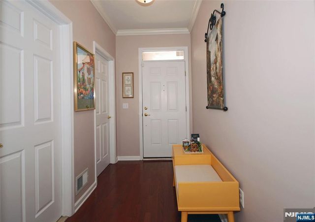 12 Quartz Way, Woodland Park, NJ 07424