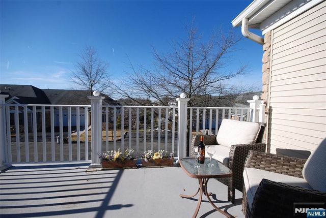 12 Quartz Way, Woodland Park, NJ 07424