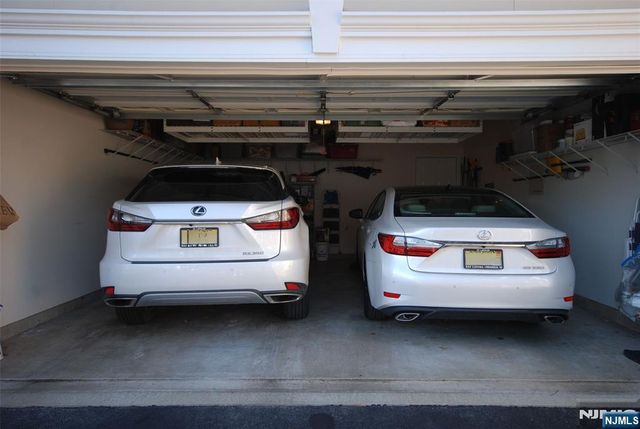 12 Quartz Way, Woodland Park, NJ 07424