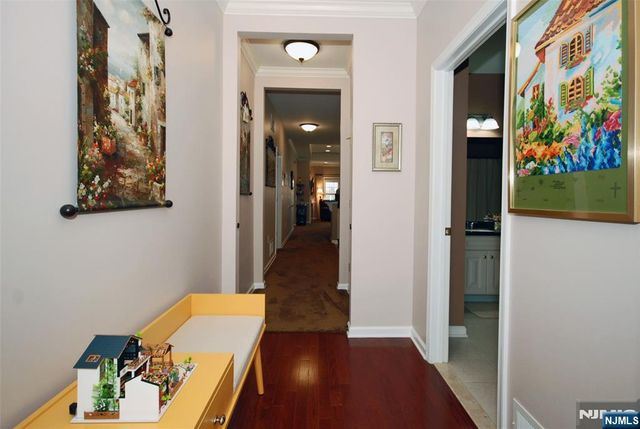 12 Quartz Way, Woodland Park, NJ 07424