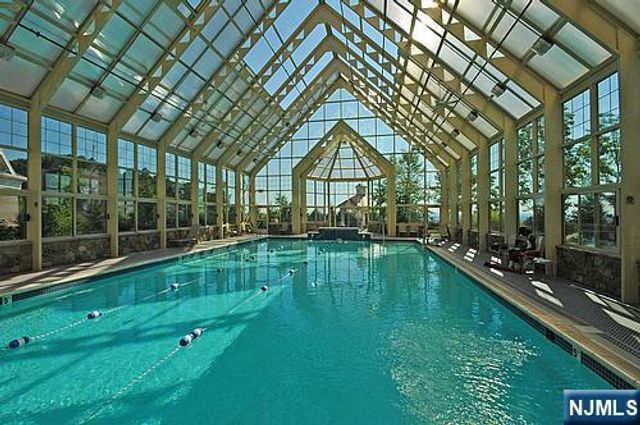 12 Quartz Way, Woodland Park, NJ 07424