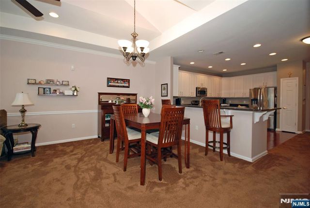 12 Quartz Way, Woodland Park, NJ 07424