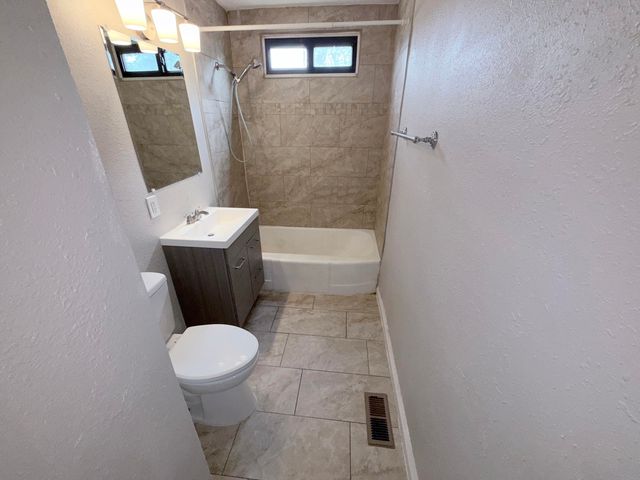 1004 California Street SE, Albuquerque, NM 87108