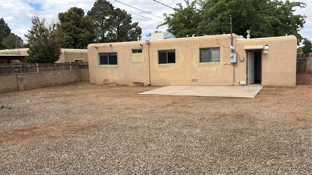 1004 California Street SE, Albuquerque, NM 87108