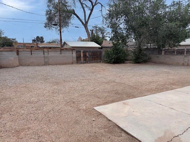 1004 California Street SE, Albuquerque, NM 87108