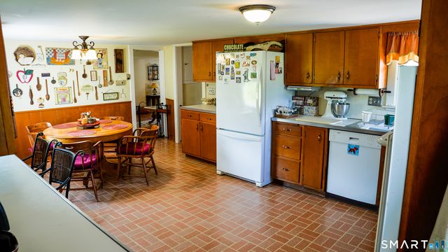 78 West District Road, Farmington, CT 06085