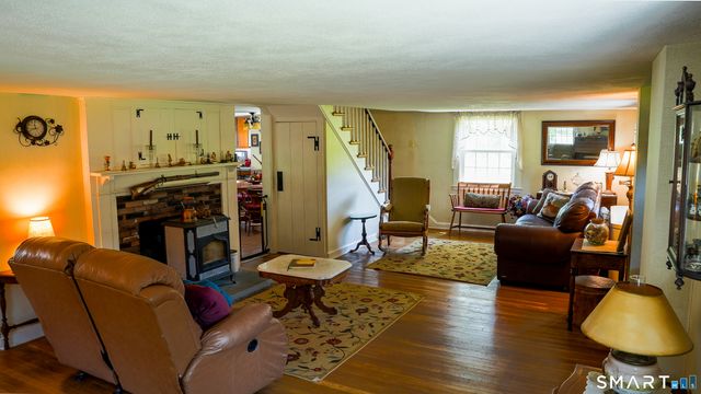 78 West District Road, Farmington, CT 06085