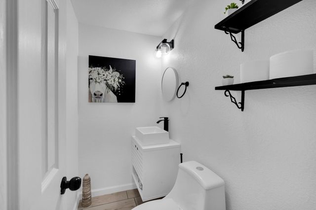 805 E Wise Street, Bowie, TX 76230