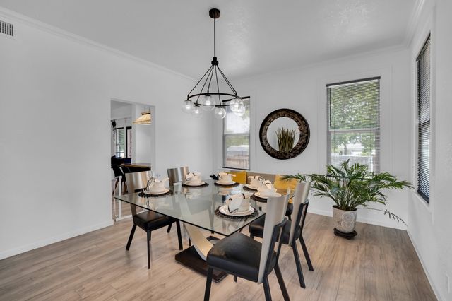 805 E Wise Street, Bowie, TX 76230