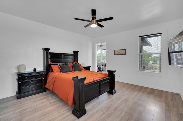 805 E Wise Street, Bowie, TX 76230