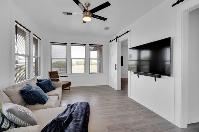 805 E Wise Street, Bowie, TX 76230