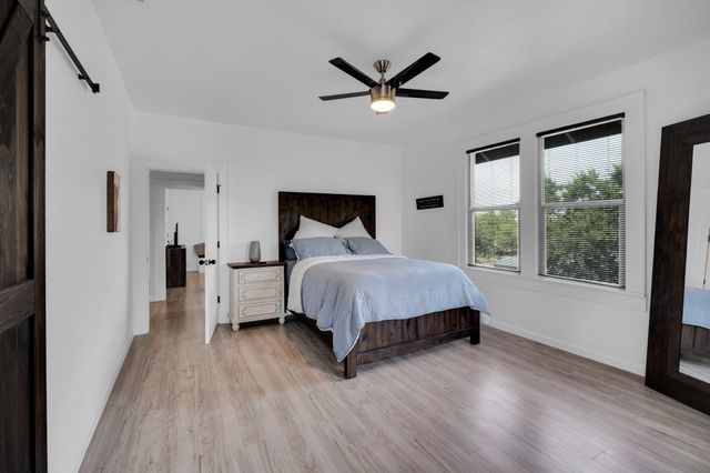 805 E Wise Street, Bowie, TX 76230