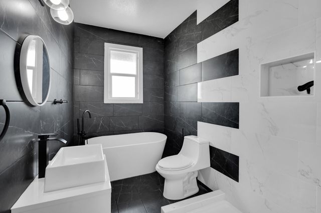 805 E Wise Street, Bowie, TX 76230