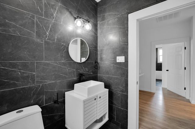 805 E Wise Street, Bowie, TX 76230