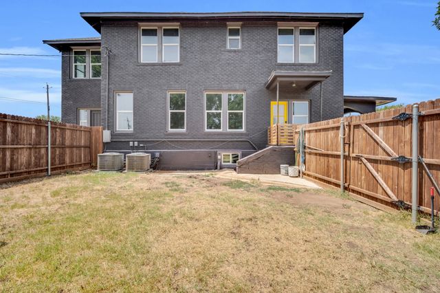 805 E Wise Street, Bowie, TX 76230