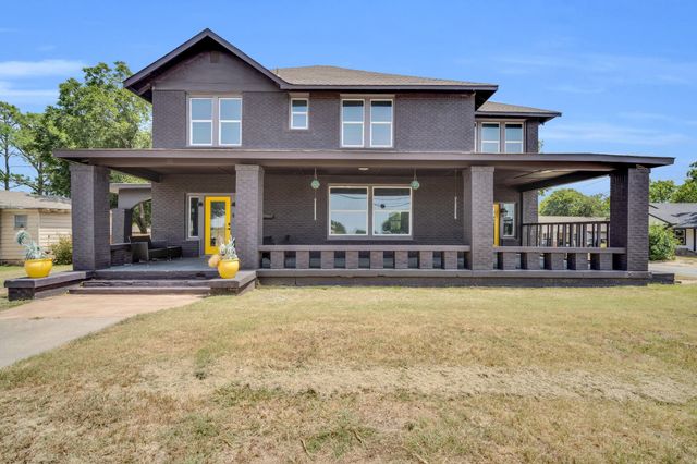 805 E Wise Street, Bowie, TX 76230