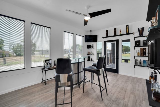 805 E Wise Street, Bowie, TX 76230