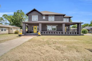 805 E Wise Street, Bowie, TX 76230