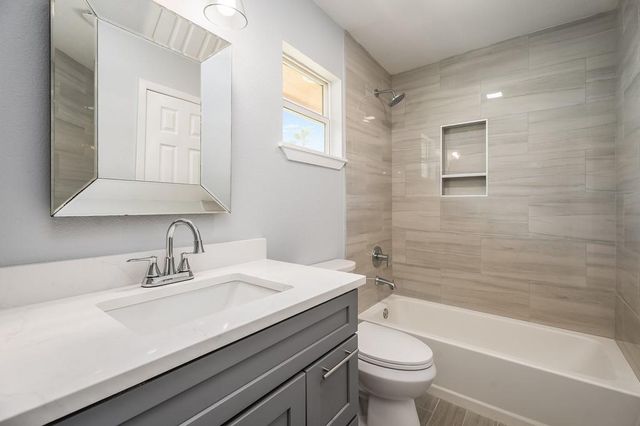 901 Bonita Street, Bayou Vista, TX 77563