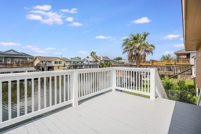 901 Bonita Street, Bayou Vista, TX 77563