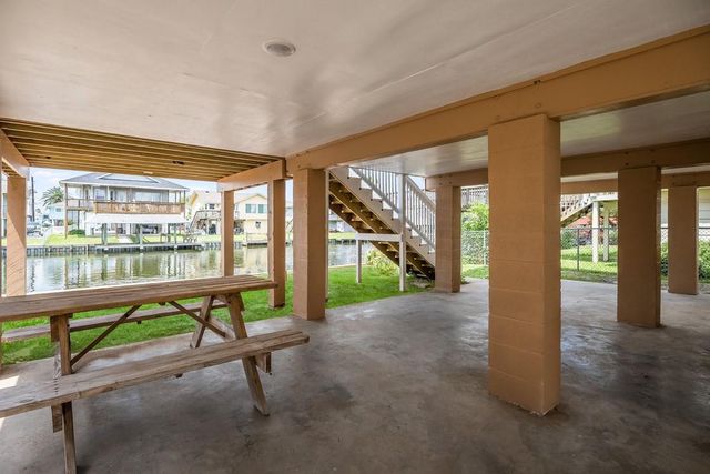 901 Bonita Street, Bayou Vista, TX 77563