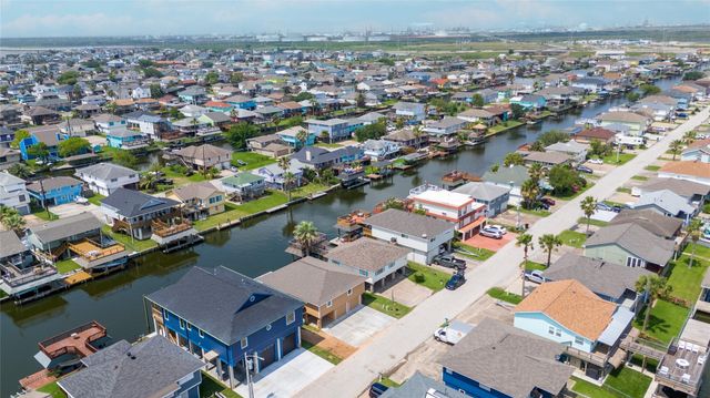 901 Bonita Street, Bayou Vista, TX 77563