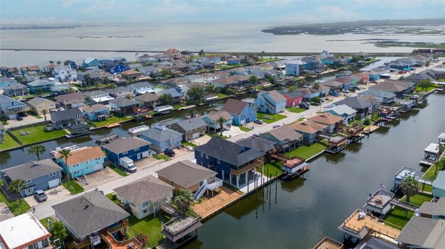 901 Bonita Street, Bayou Vista, TX 77563