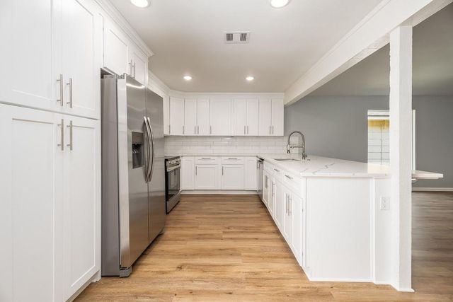 901 Bonita Street, Bayou Vista, TX 77563