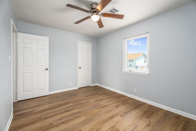 901 Bonita Street, Bayou Vista, TX 77563