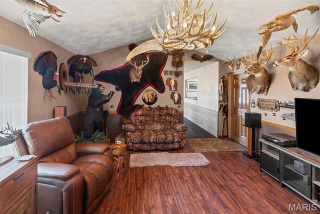 227 Suburban Drive, Smithton, IL 62285