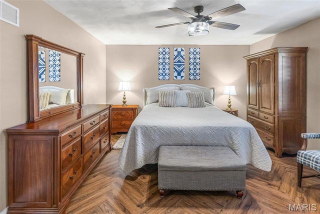 227 Suburban Drive, Smithton, IL 62285