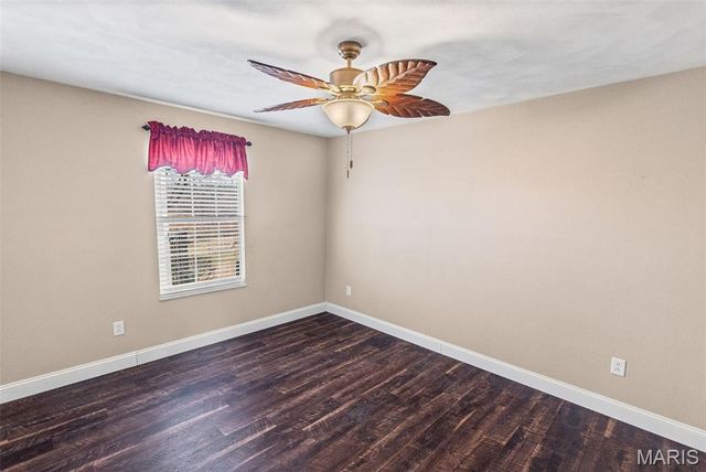 227 Suburban Drive, Smithton, IL 62285