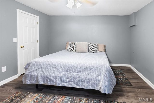 227 Suburban Drive, Smithton, IL 62285