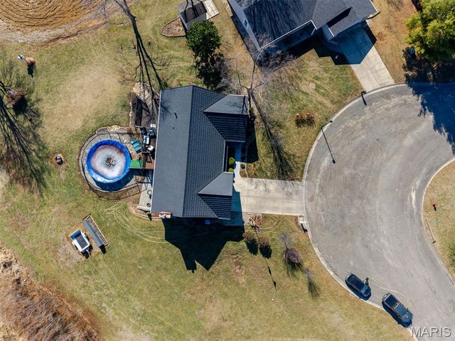 227 Suburban Drive, Smithton, IL 62285