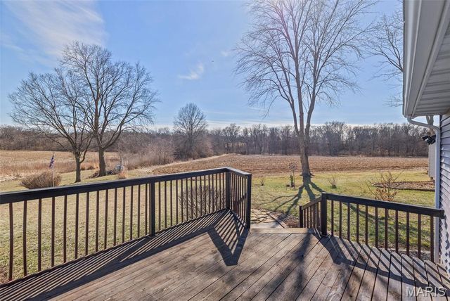 227 Suburban Drive, Smithton, IL 62285