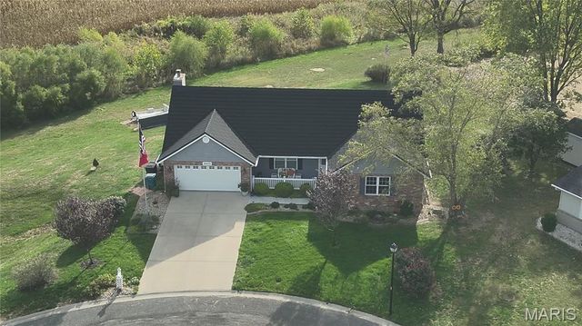227 Suburban Drive, Smithton, IL 62285