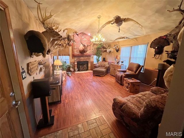 227 Suburban Drive, Smithton, IL 62285