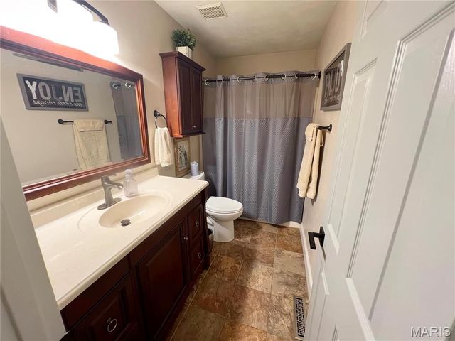 227 Suburban Drive, Smithton, IL 62285