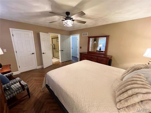 227 Suburban Drive, Smithton, IL 62285